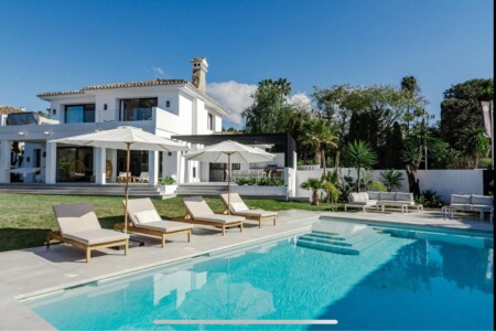 Scandinavian designed 5 bedroom villa with heated pool in Nueva Andalucia