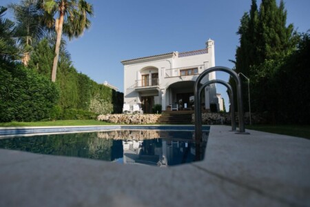 4 bedroom villa with pool in The La Resina Golf & Country Club