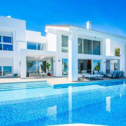 Magnificent 7 bedroom villa with pool in La Mairena, Marbella