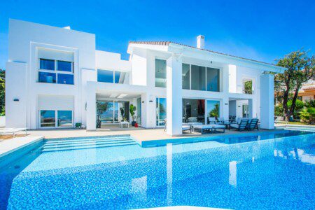 Magnificent 7 bedroom villa with pool in La Mairena, Marbella